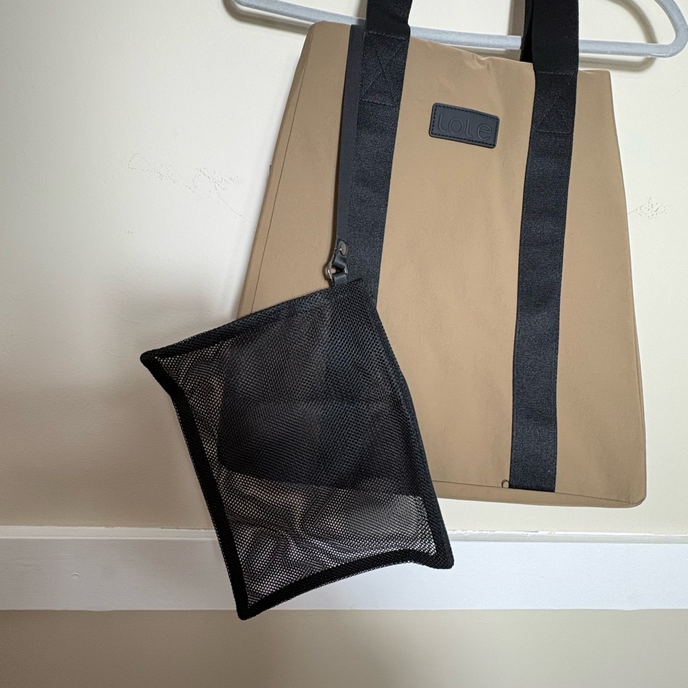 NWT LOLE Beige and Black Unisex Tote Bag with Shoulder Strap and Zip Bag - Picture 8 of 12